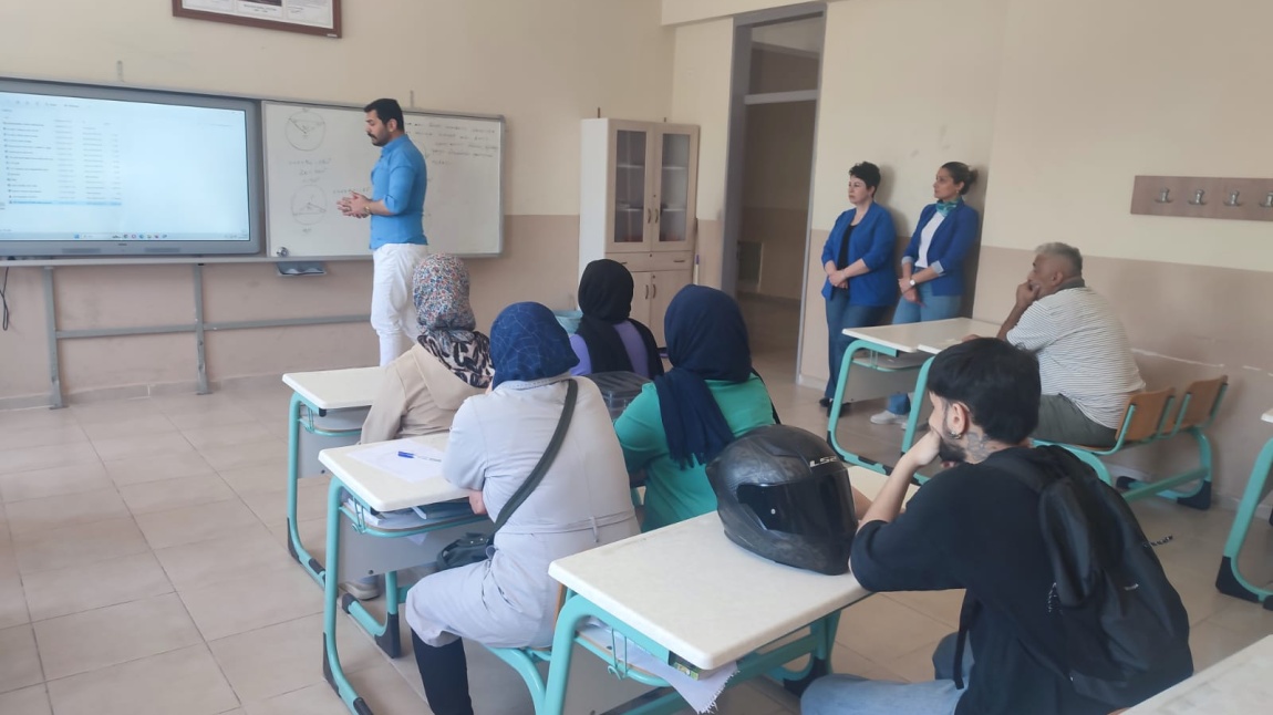 VELİ TOPLANTISI DÜZENLEDİK
